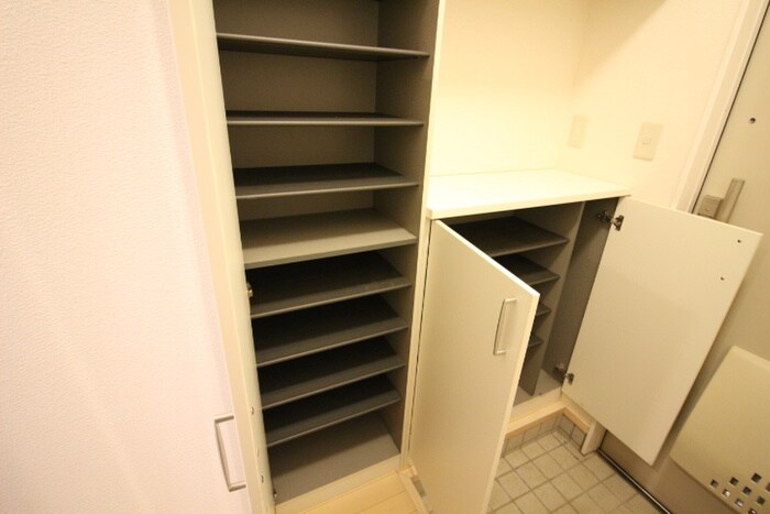 物件内観写真15　(靴箱)
