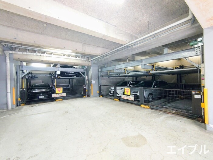 物件外観写真5　(駐車場)