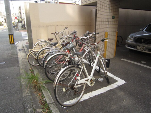 物件外観写真3　(駐輪場)