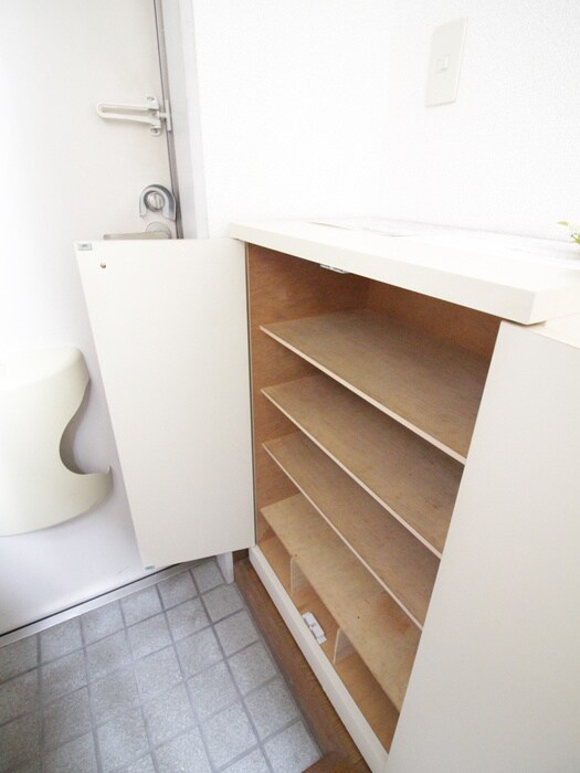 物件内観写真13　(靴箱)