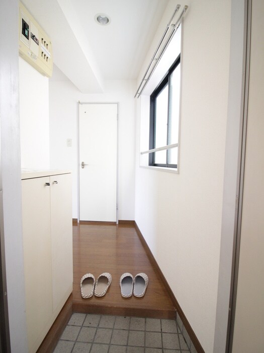 物件内観写真22　(玄関)