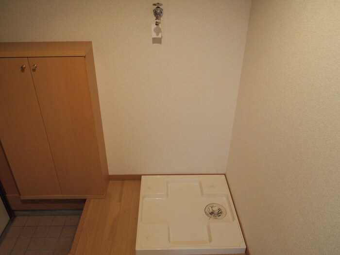 物件内観写真15　(洗濯機置場)