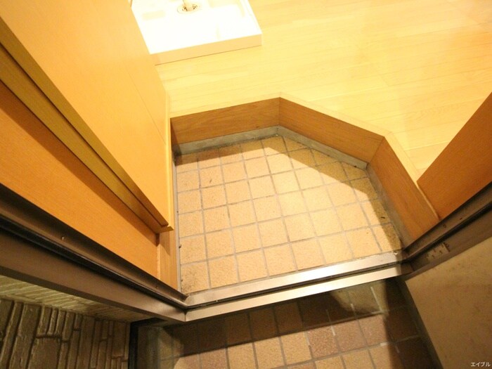 物件内観写真17　(玄関)