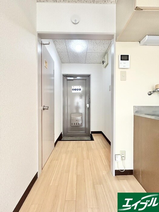 物件内観写真18　(廊下)