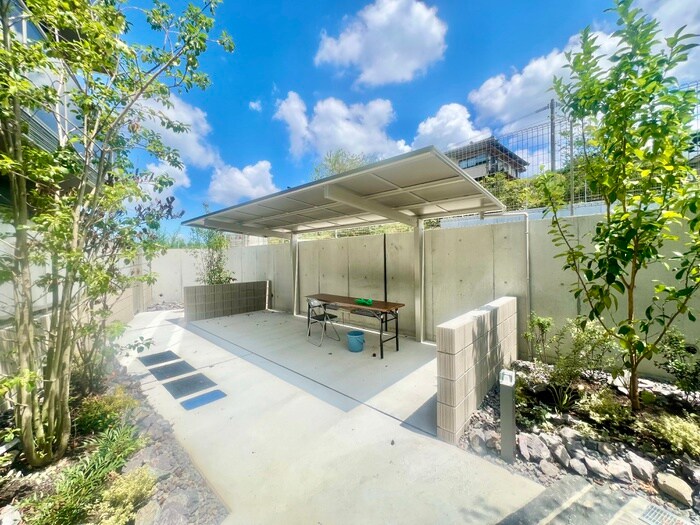 物件外観写真2　(駐輪場)