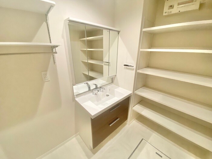 物件内観写真9　(洗面)