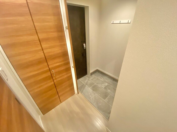 物件内観写真12　(玄関)