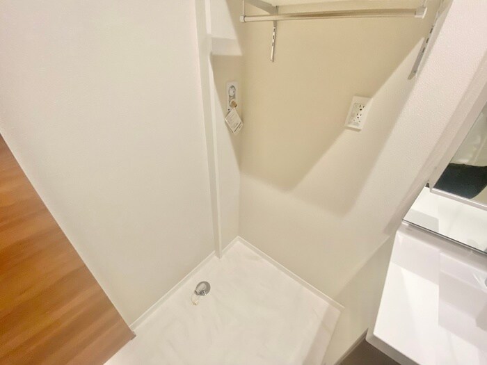 物件内観写真14　(洗濯機置場)