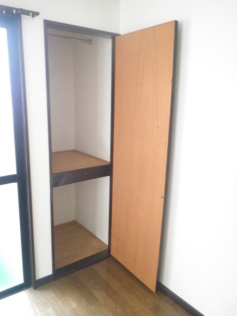 物件内観写真12　(収納)