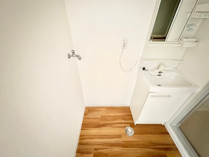 物件内観写真16　(洗濯機置場)