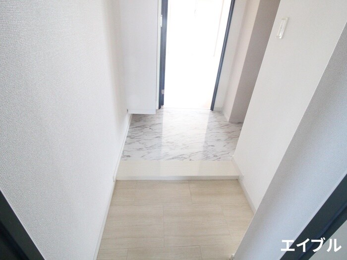 物件内観写真18　(玄関)