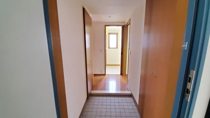 物件内観写真14　(玄関)