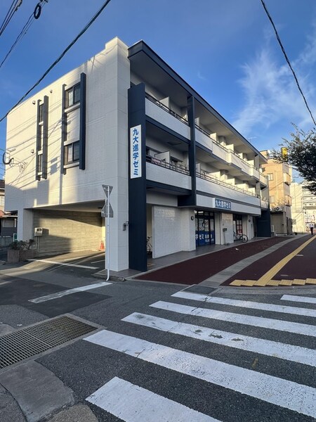 コスミオン箱崎外観写真