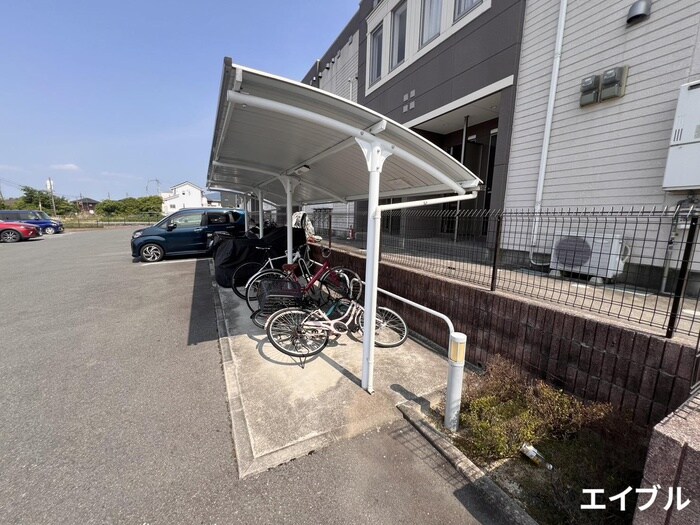 物件外観写真3　(駐輪場)