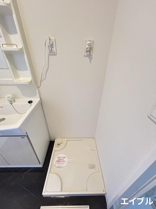 物件内観写真11　(洗濯機置場)