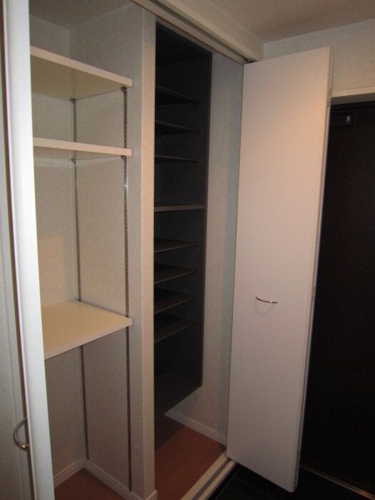 物件内観写真13　(靴箱)