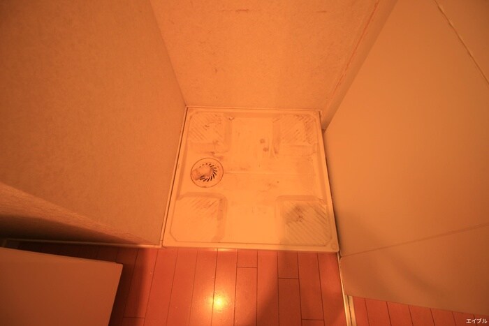 物件内観写真15　(洗濯機置場)