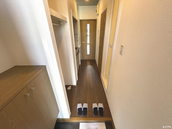 物件内観写真11　(玄関)