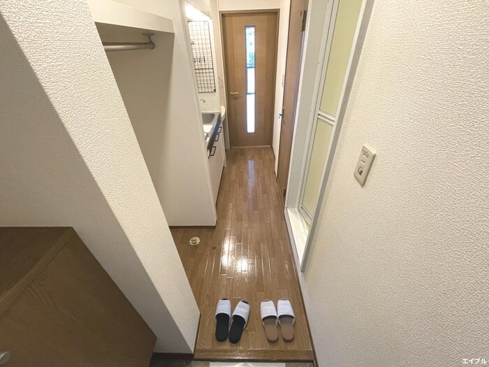 物件内観写真11　(玄関)