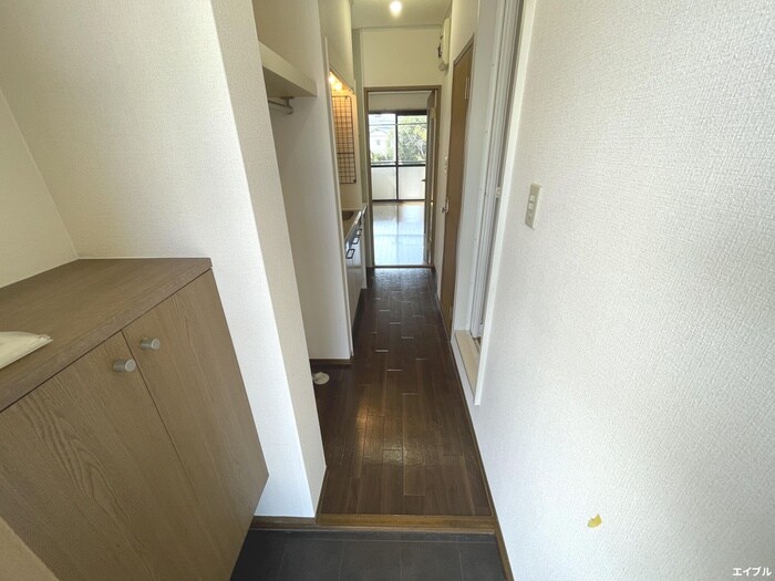 物件内観写真11　(玄関)