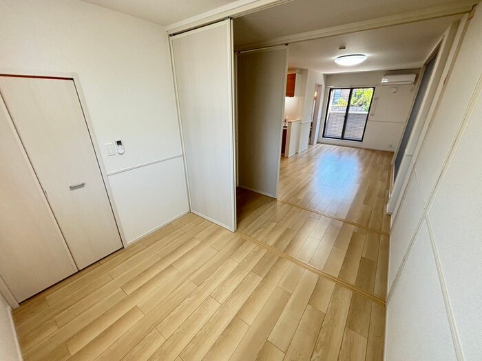 物件内観写真6　(居室)