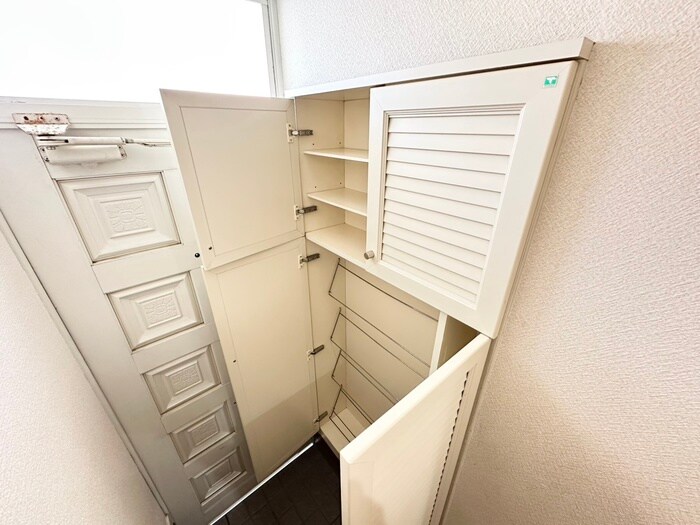 物件内観写真13　(靴箱)