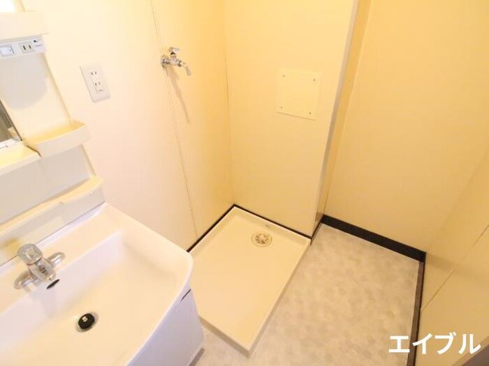 物件内観写真14　(洗濯機置場)