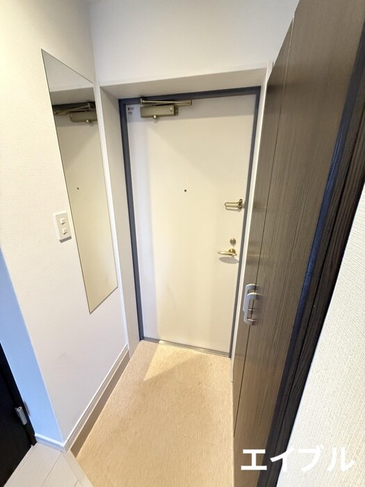 物件内観写真11　(玄関)