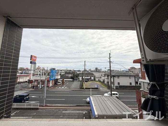 物件内観写真16　(室内からの展望)