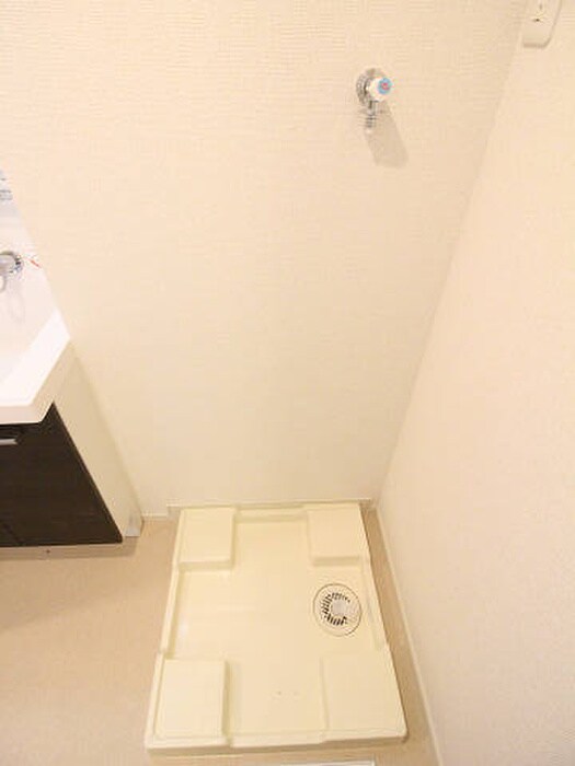 物件内観写真13　(洗濯機置場)