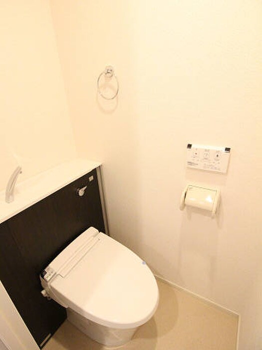 物件内観写真14　(トイレ)