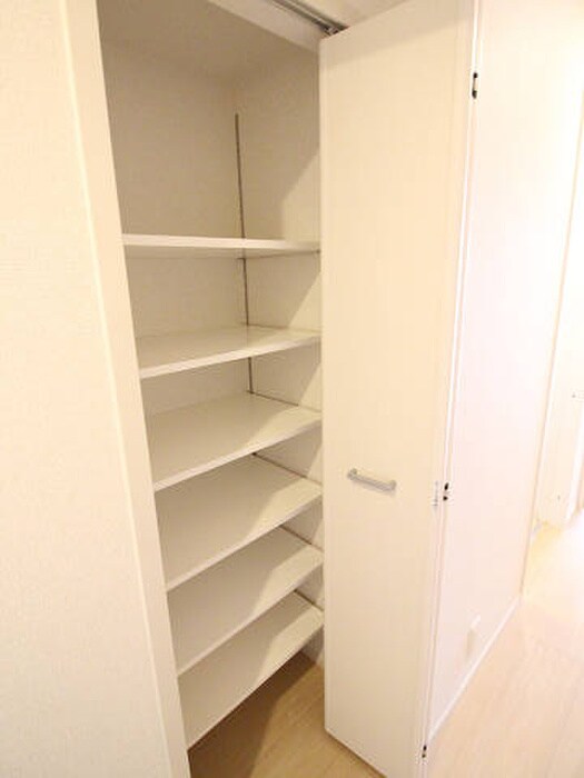 物件内観写真15　(収納)