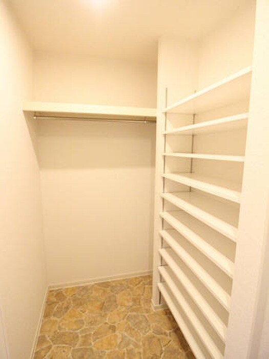 物件内観写真17　(靴箱)