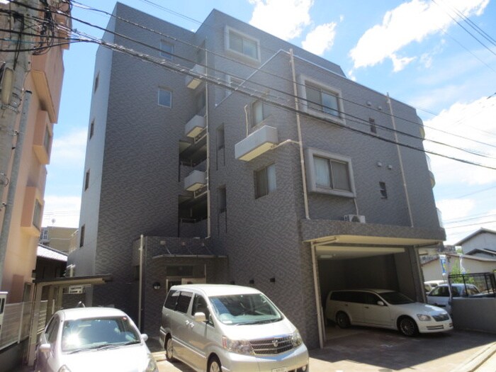 物件外観写真3　(駐車場)