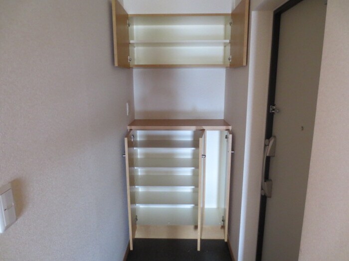 物件内観写真13　(靴箱)