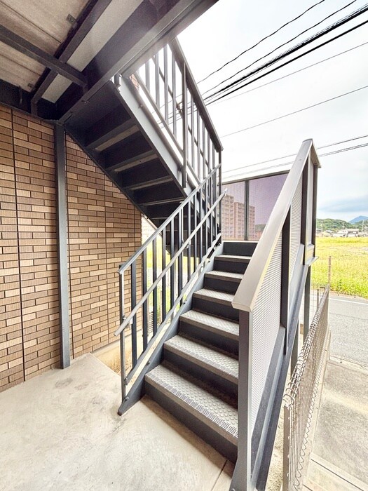 物件外観写真5　(エントランス部分)