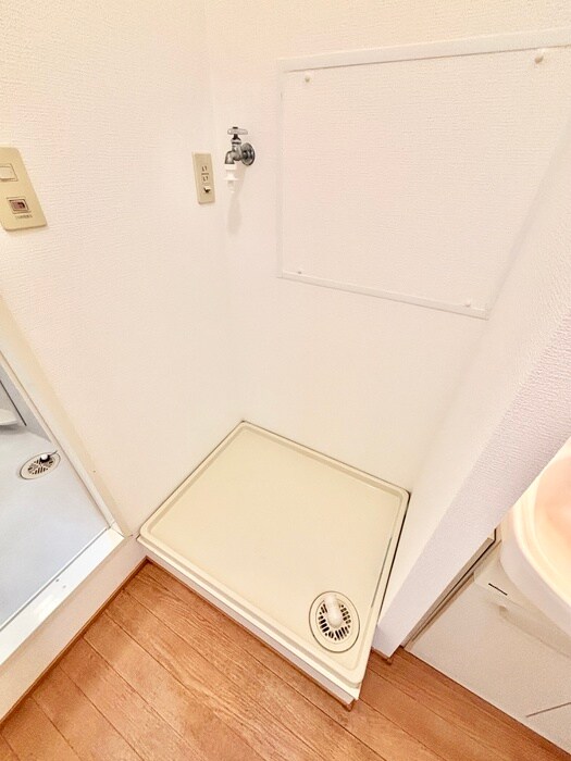 物件内観写真16　(洗濯機置場)