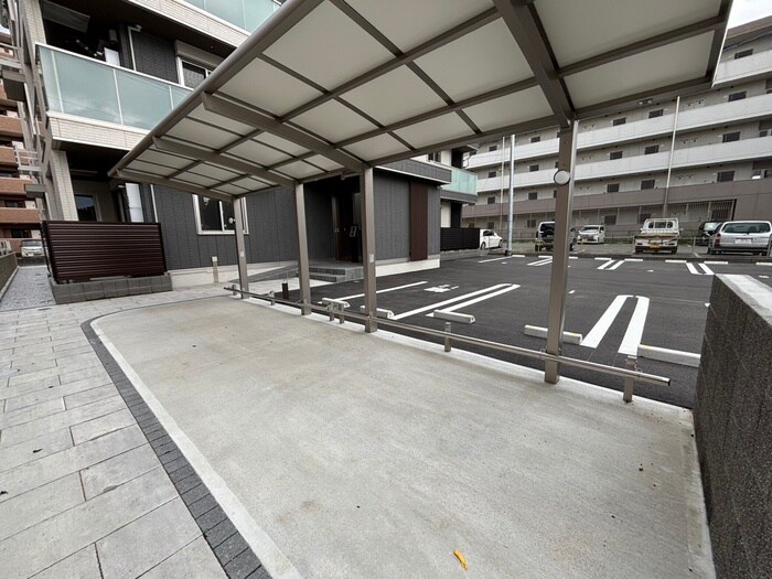 物件外観写真5　(駐輪場)