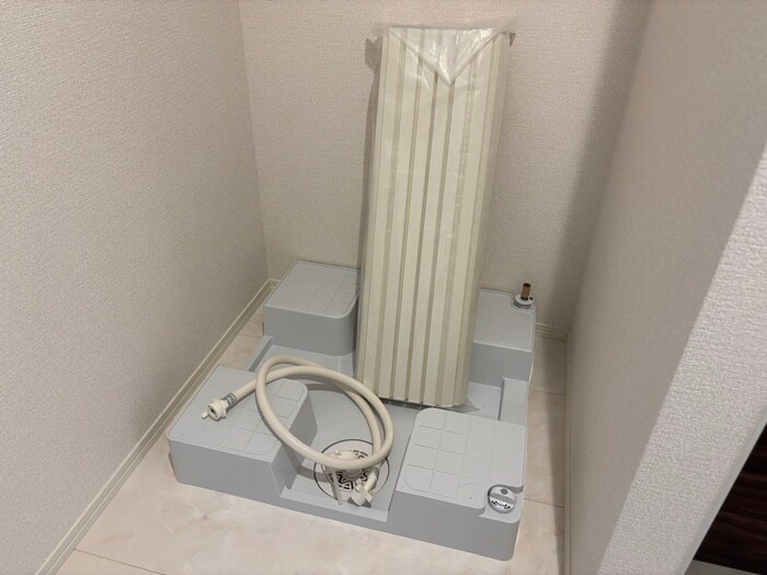 物件内観写真16　(洗濯機置場)