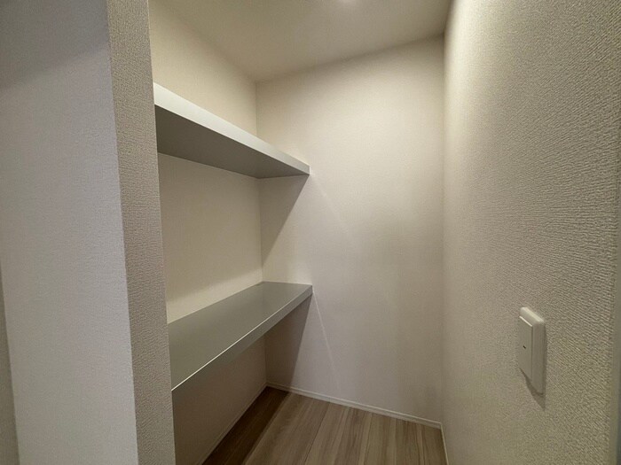 物件内観写真18　(収納)