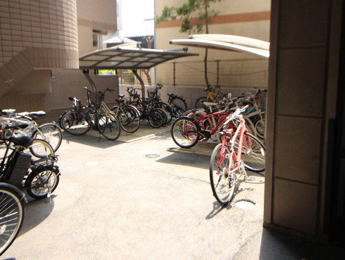 物件外観写真3　(駐輪場)