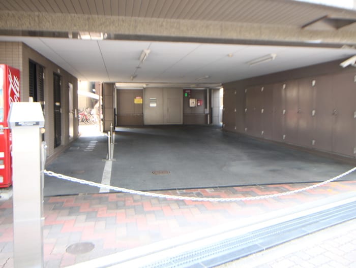 物件外観写真4　(駐車場)