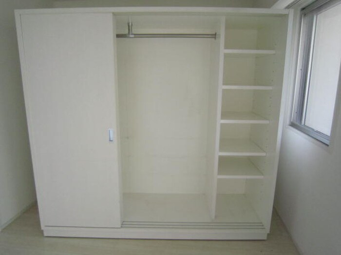 物件内観写真7　(収納)