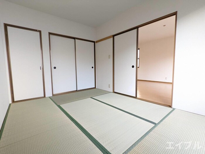 物件内観写真10　(居室)