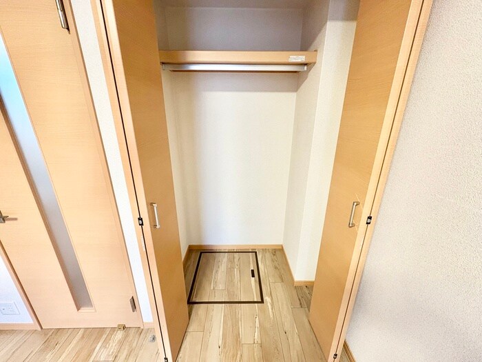 物件内観写真12　(収納)