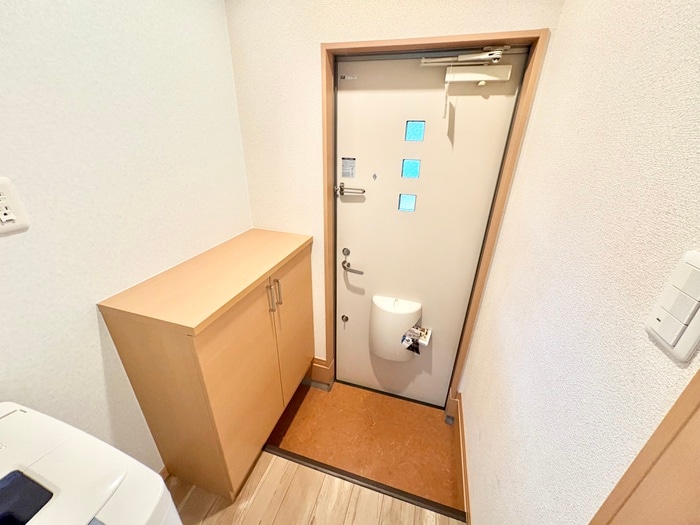 物件内観写真13　(玄関)
