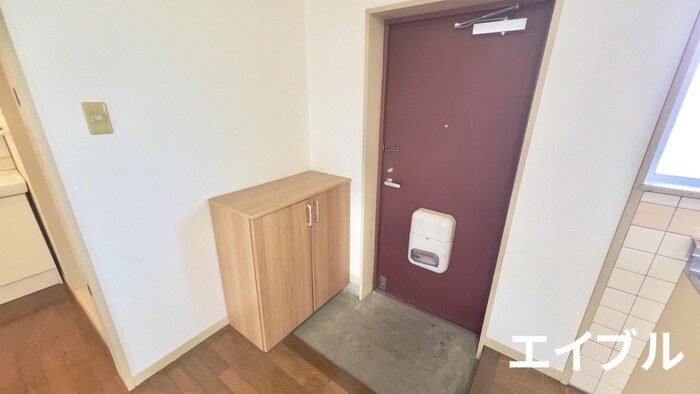 物件内観写真11　(玄関)