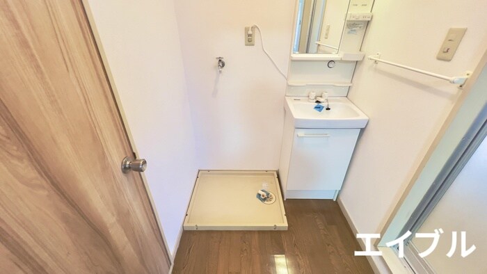 物件内観写真20　(洗濯機置場)