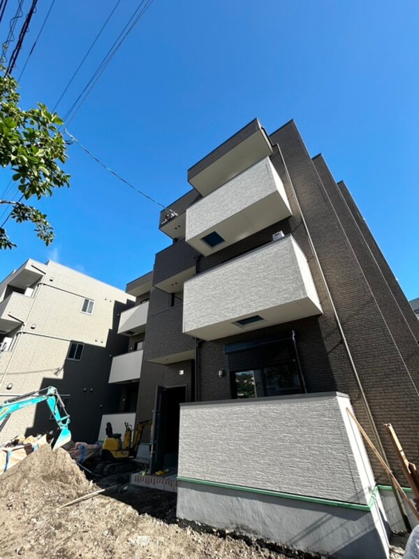 建築中