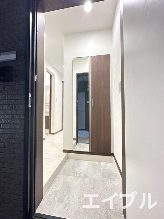 物件内観写真7　(玄関)